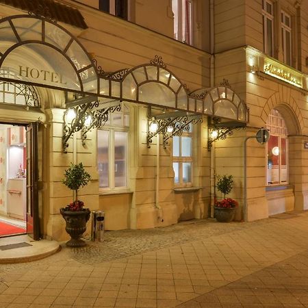 קוטבוס Altstadthotel Am Theater מראה חיצוני תמונה
