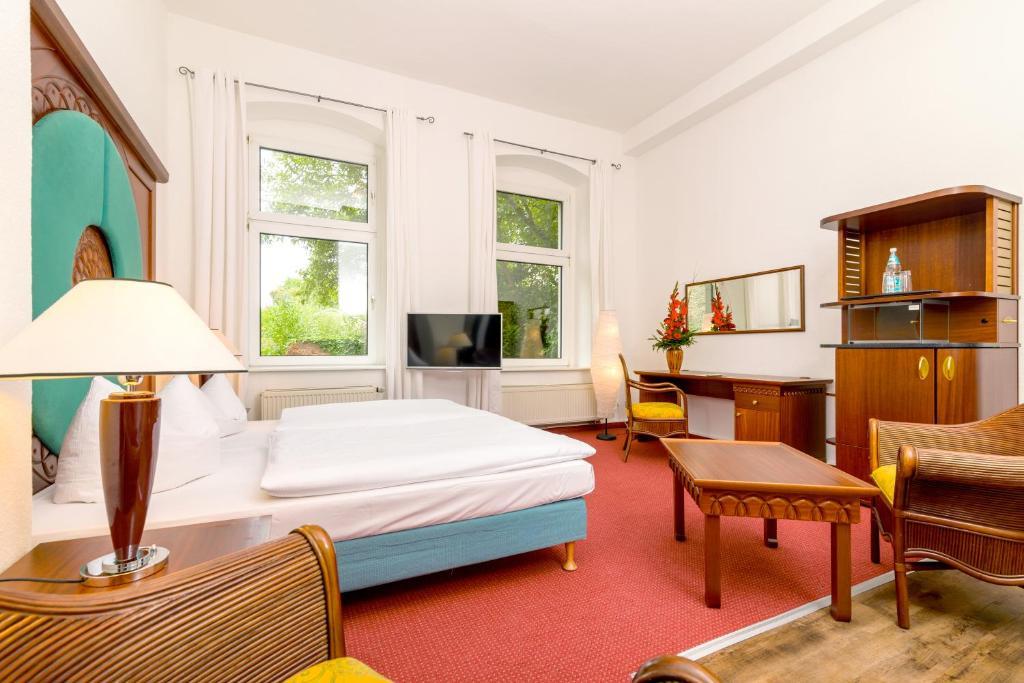 קוטבוס Altstadthotel Am Theater מראה חיצוני תמונה